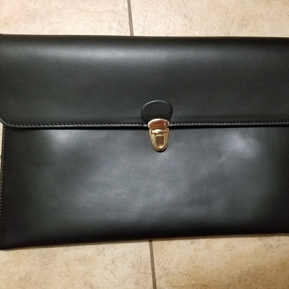 Italian Leather Clutch in black. NWOT